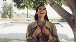 “Vogue”: Dua Lipa, artistja që vjen nga trashëgimia e protestës