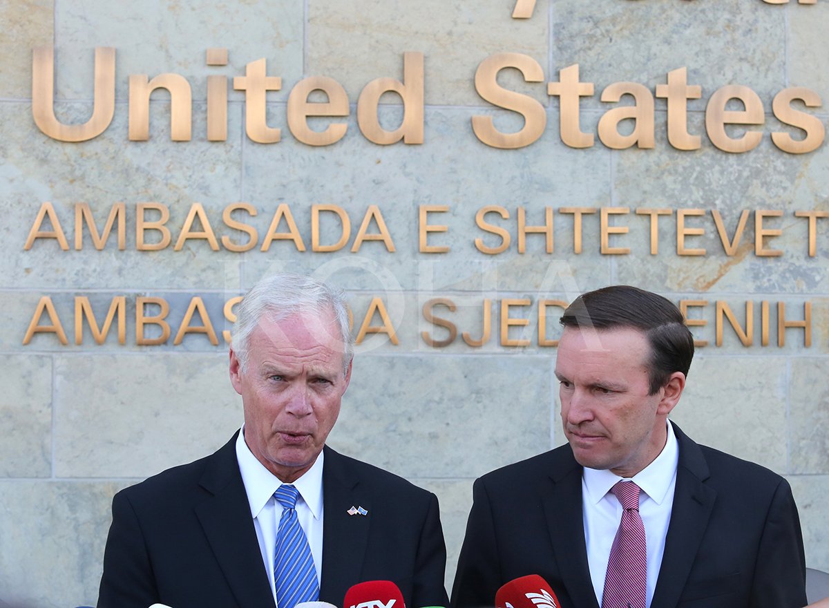 Senatorët amerikanë kërkojnë sakrificë nga Kosova e Serbia për arritjen e marrëveshjes