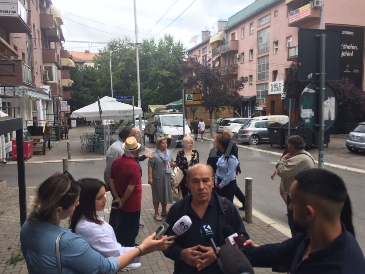 Banorët e “Rexhep Lucit” protestojnë kundër zhurmës nga lokalet