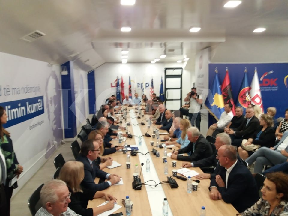 Fillon mbledhja e Këshillit të Përgjithshëm të LDK-së, pritet finalizimi i kandidatëve për deputetë