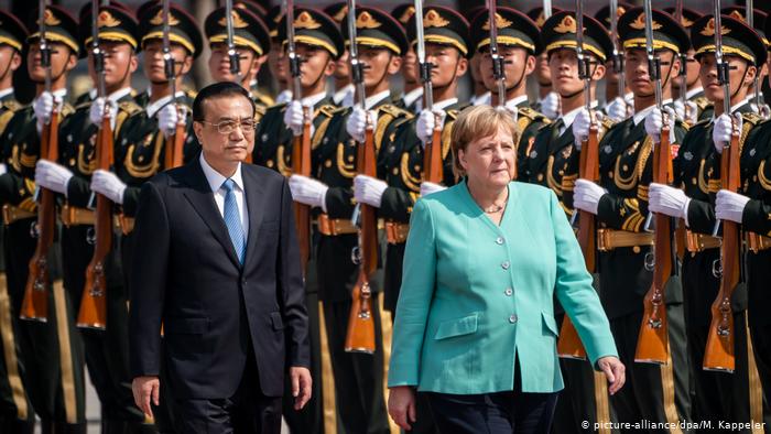 Angela Merkel bën thirrje për zgjidhje paqësore në Hong Kong