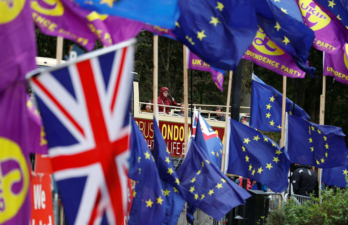 Mbretëresha miraton ligjin që ndalon Brexitin pa marrëveshje