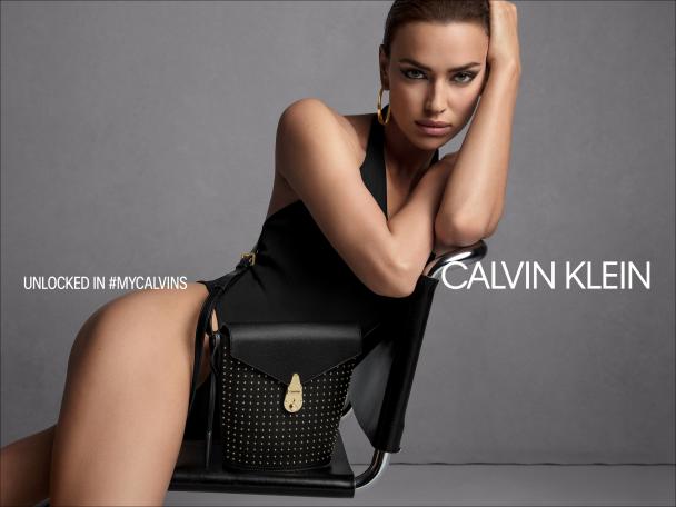 Irina Shayk shkëlqen në fushatën e re të Calvin Klein
