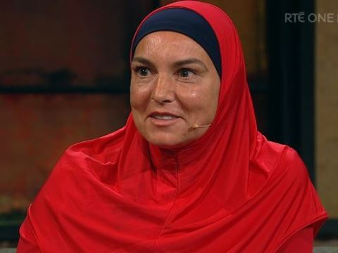 Sinead O’Connor kërkon falje për komentet raciste