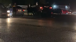 Makina me targa ruse përplaset në Tiranë, sipas shoferit u godit nga pas