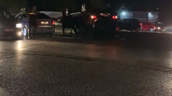 Makina me targa ruse përplaset në Tiranë, sipas shoferit u godit nga pas