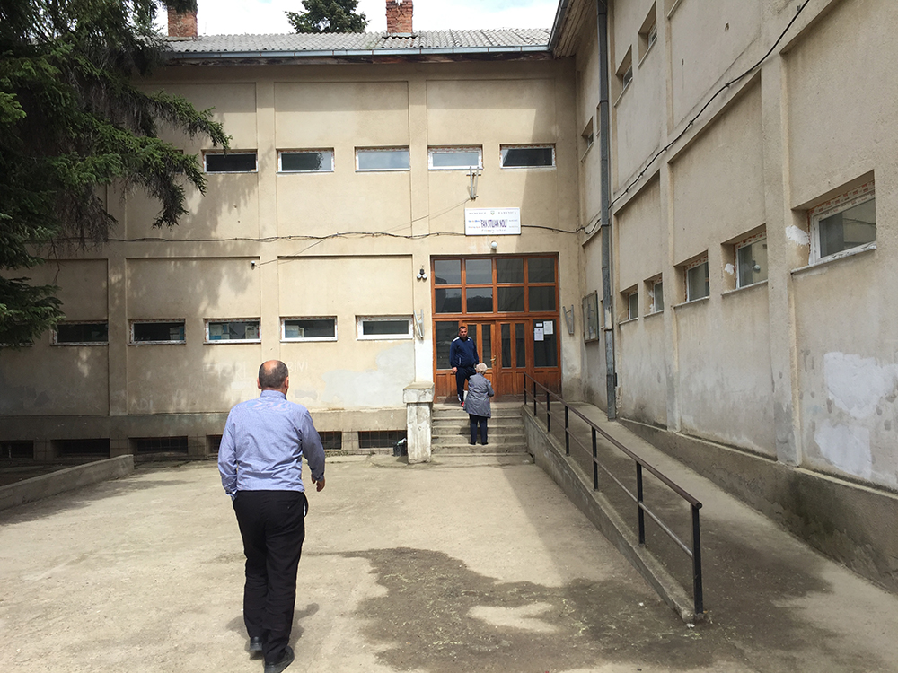 Nxënësit në Kamenicë bojkotojnë mësimin shkaku i ndryshimit të orarit