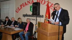 Malazezët kundërshtojnë vendimin që të votojnë vetëm personat me dokumente të Kosovës