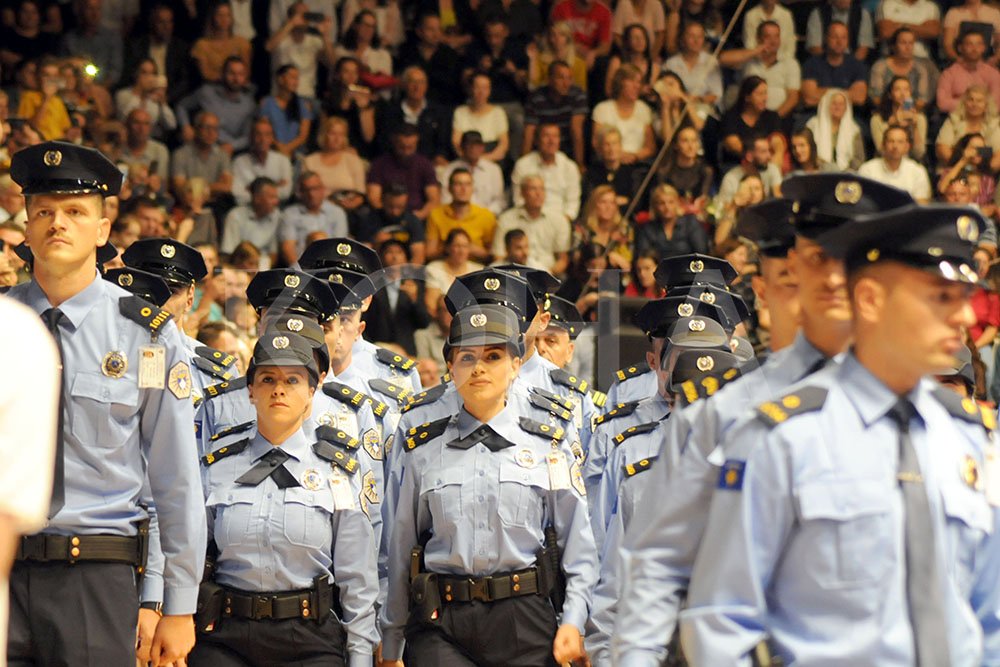 416 policë të rinj premtojnë angazhim për siguri