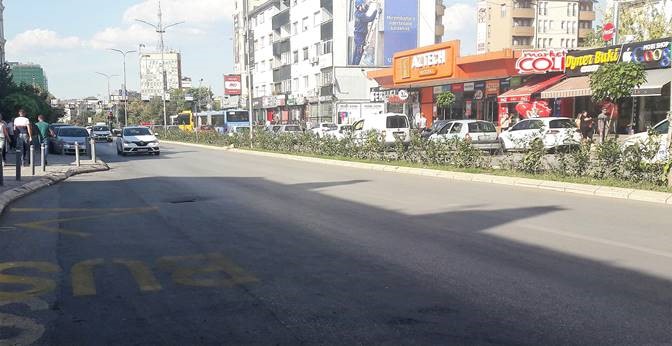 Policia vazhdon aksionin për lirimin e hapësirave nga veturat në Prishtinë