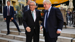 Brexiti nuk shtyhet, Johnson optimist pas takimit me Junckerin