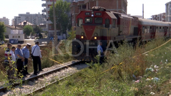 Vdes një person në Skenderaj pasi u godit nga treni, rasti po cilësohet si vetëvrasje