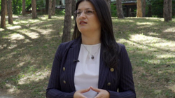 Bajrami: Gratë duhet të jenë në Kuvend për merita, jo për kuota