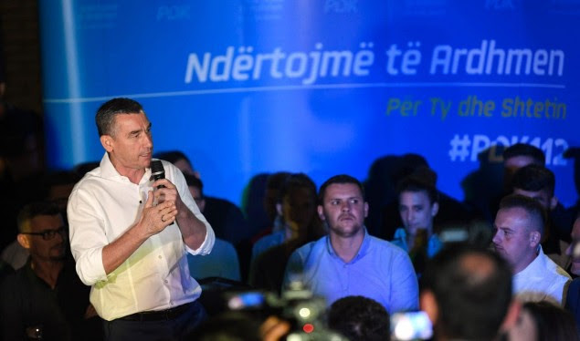 Veseli në Podujevë thotë se nuk do të ketë tatime të reja për ndërmarrësit, premton ulje të taksave