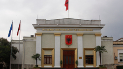 Në Kuvendin e Shqipërisë shtrohet kërkesa për dënim të gjenocidit serb në Kosovë