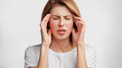 Tri arsyet pse kemi dhimbje të kokës gjatë vjeshtës