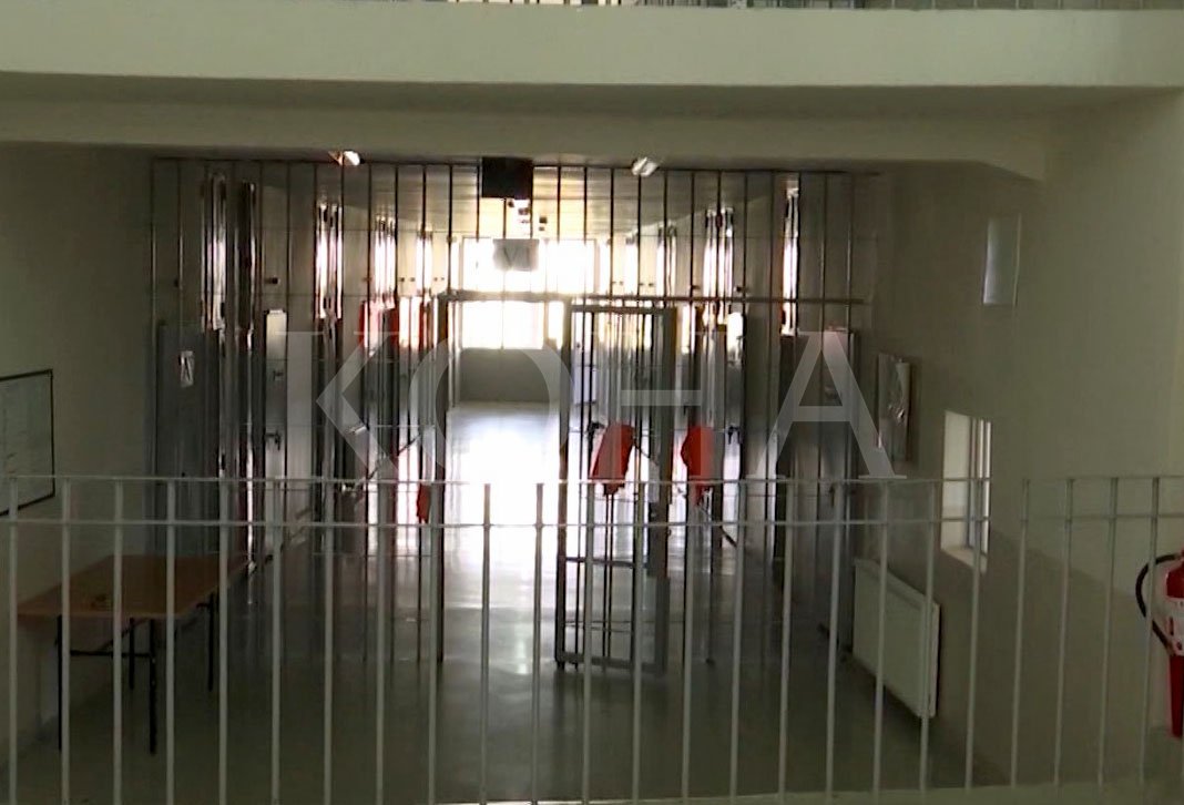 Vdes një i burgosur 77-vjeçar në Spitalin e Pejës