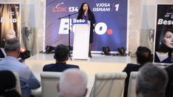Osmani në Deçan: Kam ardhur për ta konfirmuar çlirimin e Kosovës nga qeverisja që ia ka zënë frymën