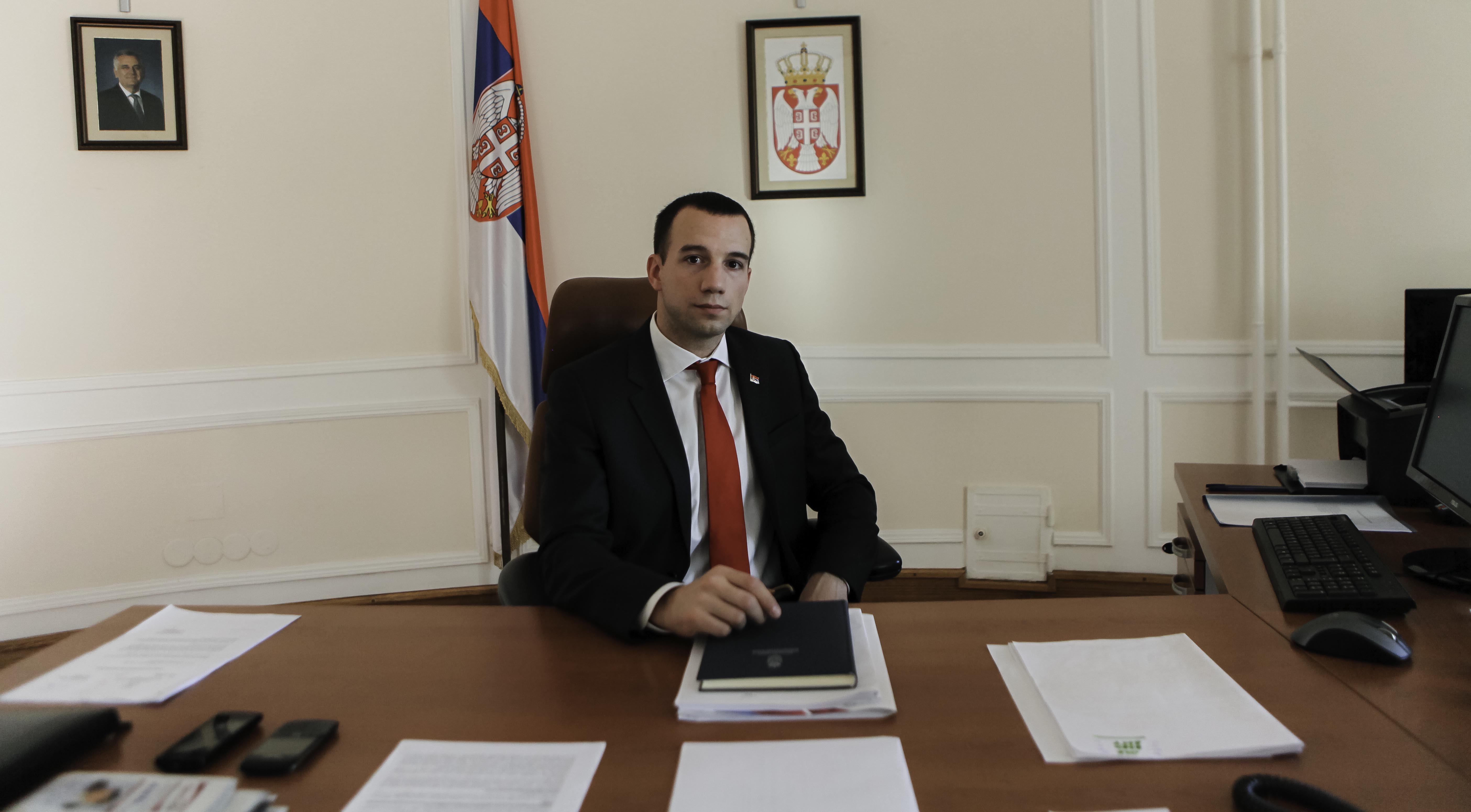 Policia s’e lejon të hyjë në Kosovë zëvendësin e Gjuriqit