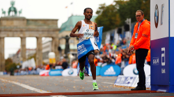 Dy sekonda larg rekordit, Kenenisa Bekele triumfon në maratonën e Berlinit