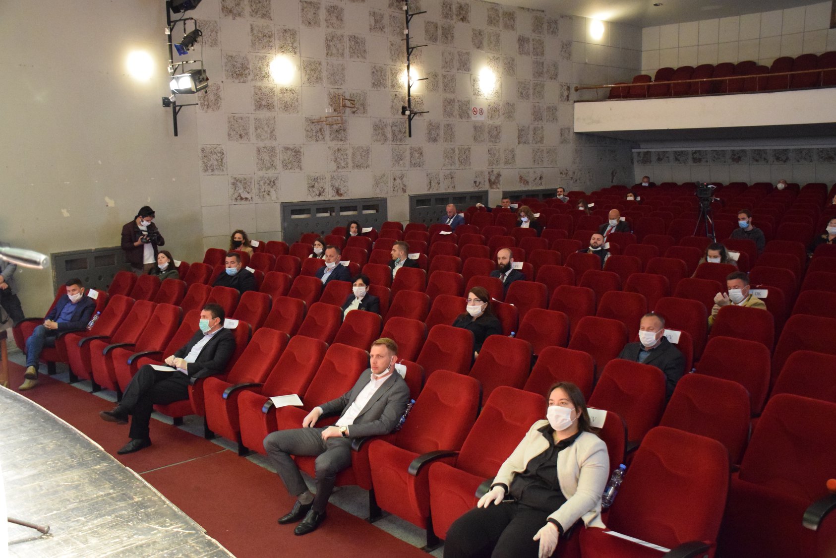 Opozitarët e Prizrenit kërkojnë krijimin e fondit lokal për mbështetjen e qytetarëve dhe të bizneseve