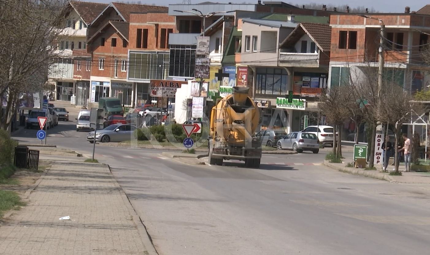 Banorët e lagjes së izoluar në Malishevë ankohen se nuk po marrin shërbime mjekësore