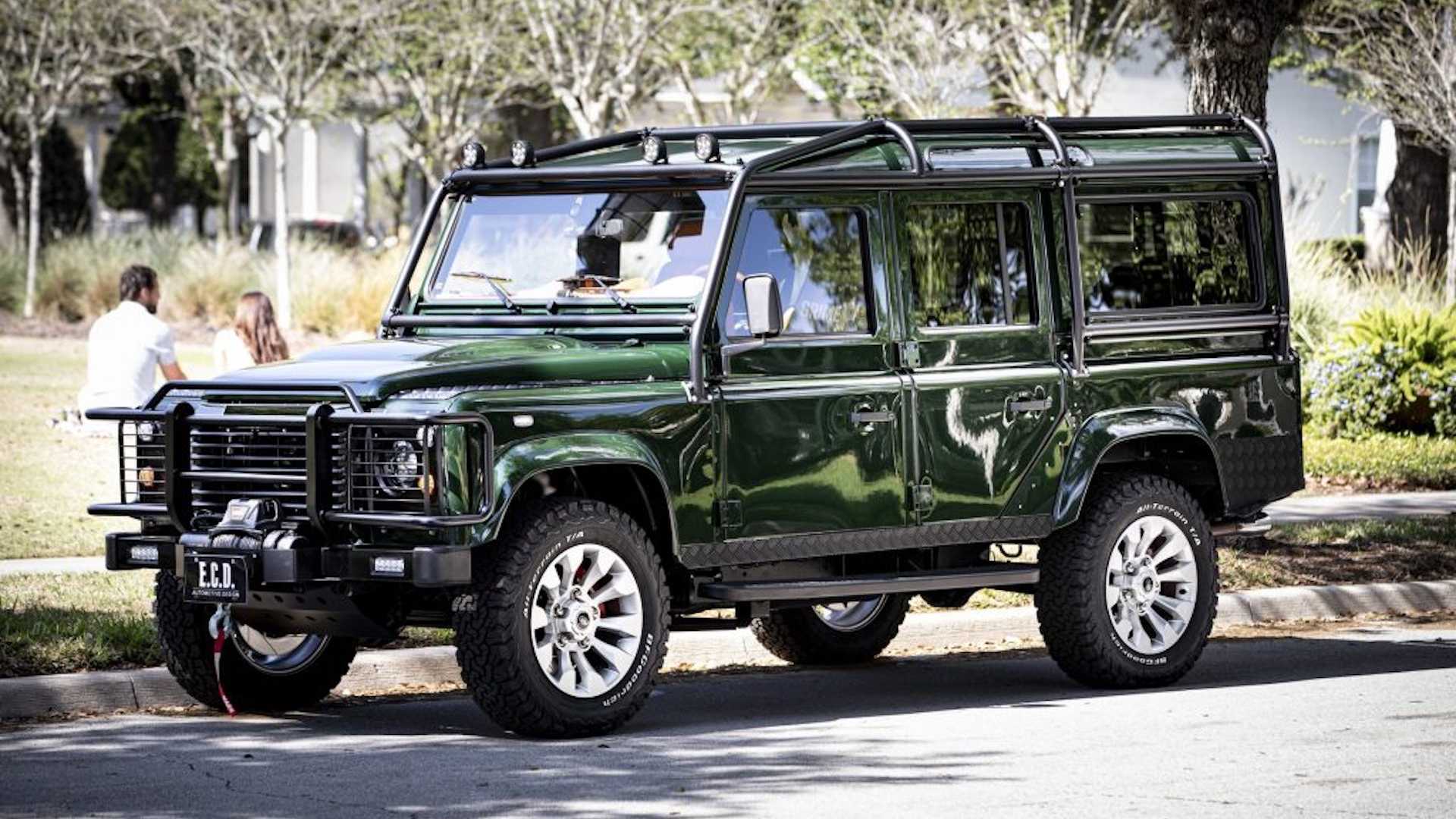 Një veturë britanike me motor amerikan e finesë franceze