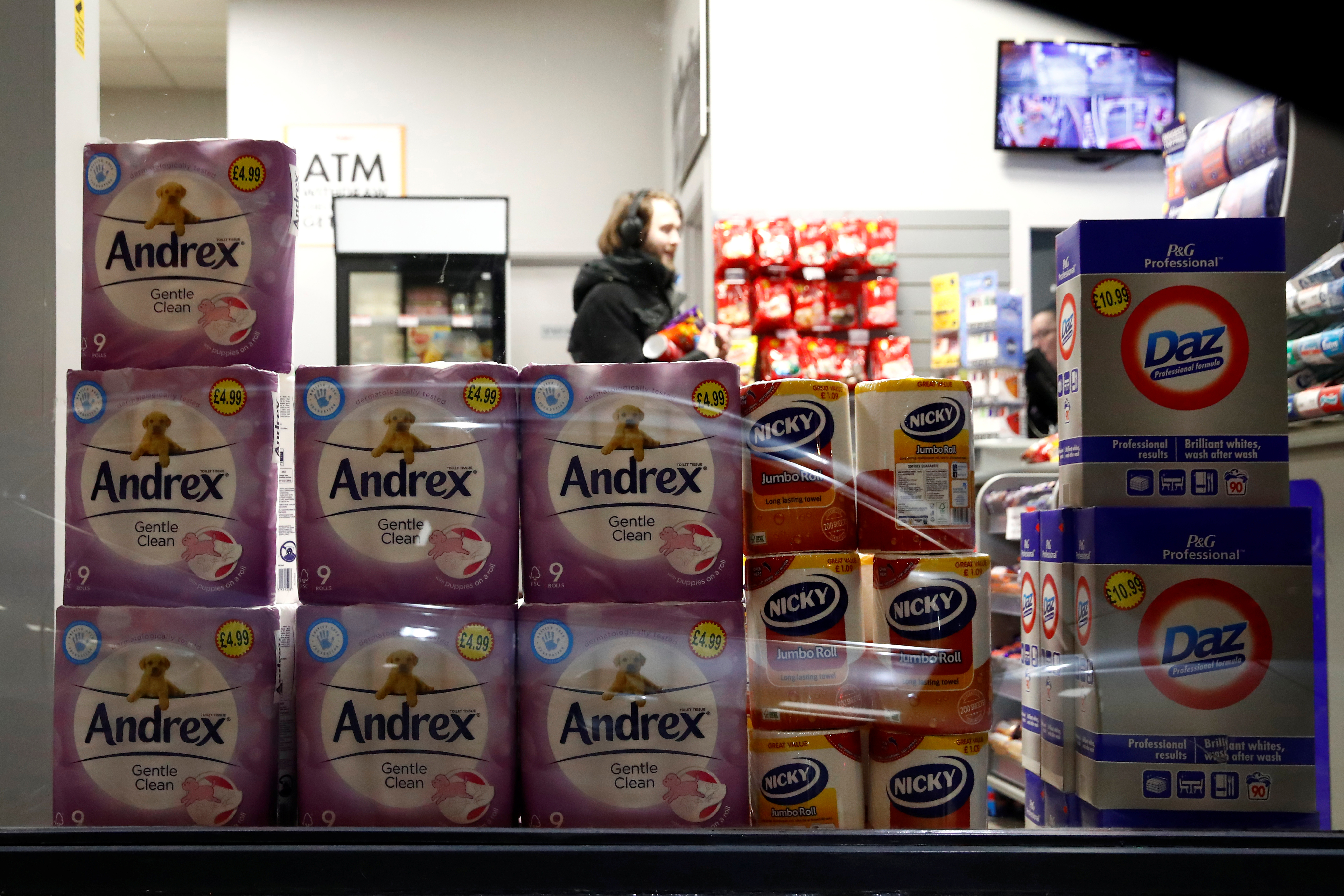 Australiani bleu 5.000 letra tualeti – supermarketi refuzon t’ia kthejë