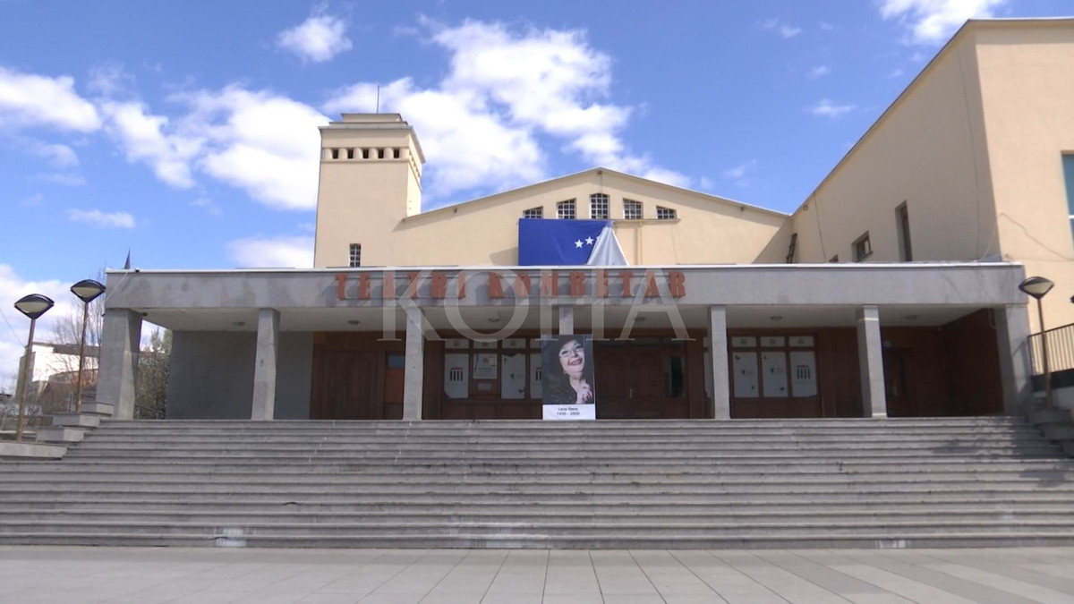The theater awaits the renovation of the building during the suspension ...