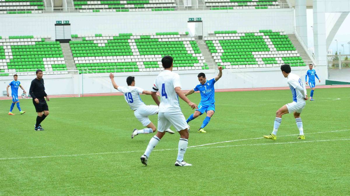 Futbolli në Turkmenistan do të rinisë me tifozë në fundjavë