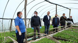 Ministri në detyrë i Bujqësisë u premton kushte më të mira fermerëve në Kamenicë