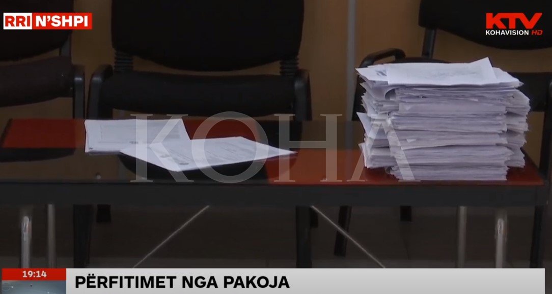 Për të përfituar nga pakoja, mijëra qytetarë regjistrohen si të papunë
