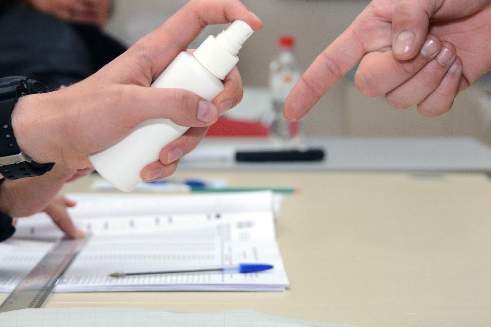 Serbia pritet të mbajë zgjedhje në kohë pandemie, politikanët duhet të jenë më kreativë në fushatë