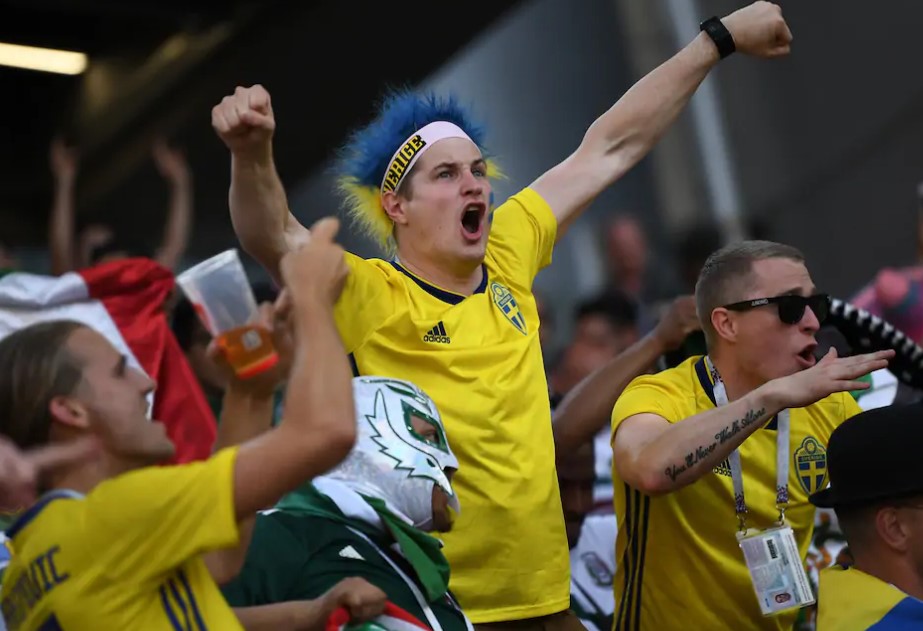 Në Suedi duan të luajnë futboll në stadiume të mbushura me tifozë