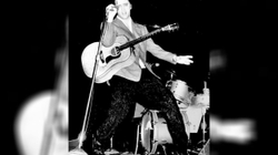 Kitara e Elvis Presley-it shitet në ankand për më shumë se 1 milion dollarë