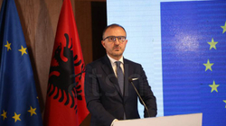 Për kufizimin e pasojave ekonomike të Covid-19, BE-ja i akordoi Shqipërisë 180 milionë euro