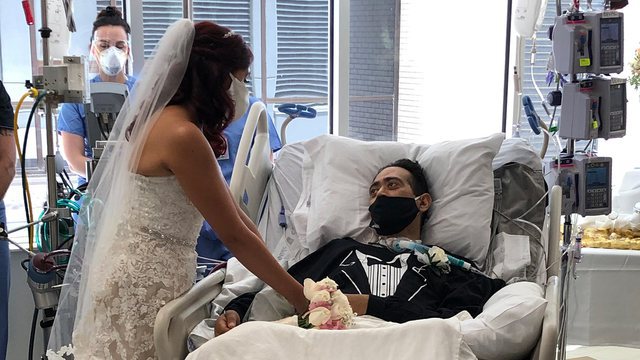 Dhëndri sëmuret me Covid-19 para dasmës, nusja e befason në spital me vello