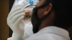 India shënon rekord botëror me më shumë se 90,000 raste të reja me COVID-19