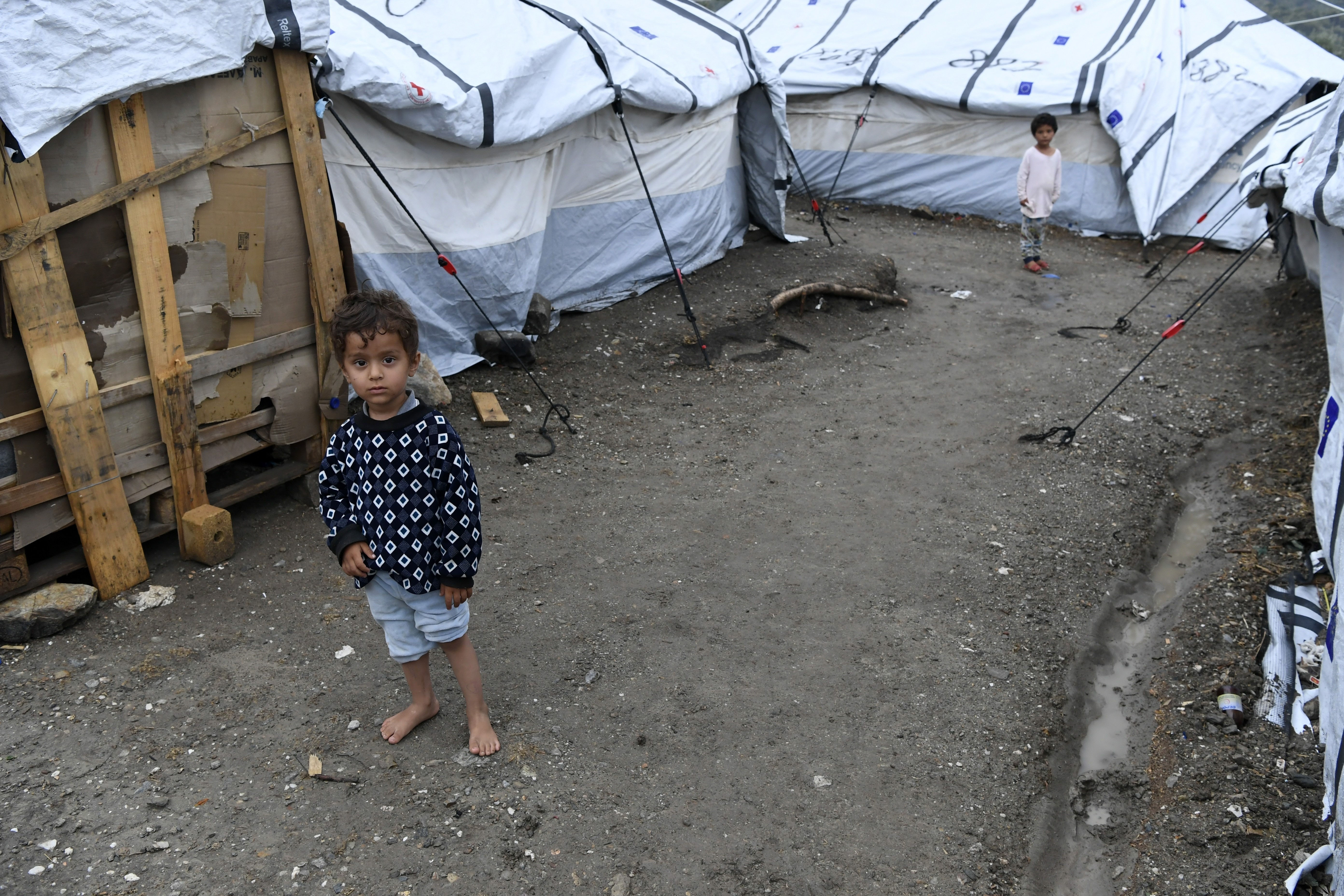 Frikë se në kampin më të madh të refugjatëve në Evropë mund të shpërthejë COVID-19