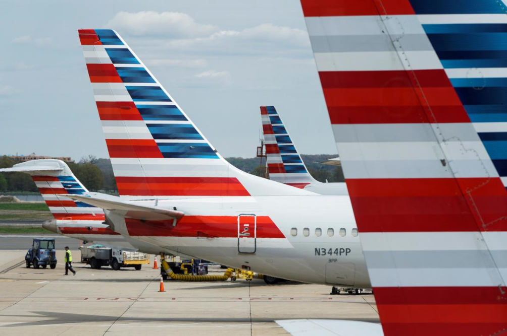 American Airlines planifikon të heqë nga puna 19.000 punëtorë për shkak të pandemisë