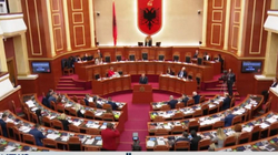 Kuvendi i Shqipërisë me 85 vota pro miraton Komisionin e Posaçëm për raportin e Dick Martyt