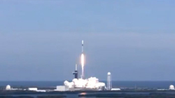 Kapsula SpaceX Dragon niset drejt stacionit hapësinor