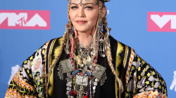 Madonna bën tatuazhin e parë në moshën 62-vjeçare