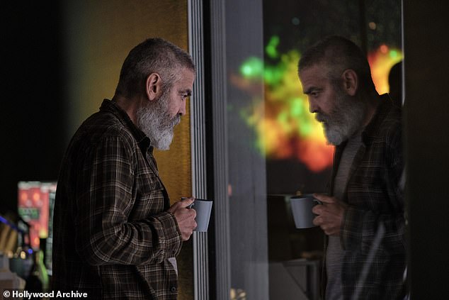 Clooney përfundoi në spital pasi humbi 11 kilogramë për rolin në “The Midnight Sky”