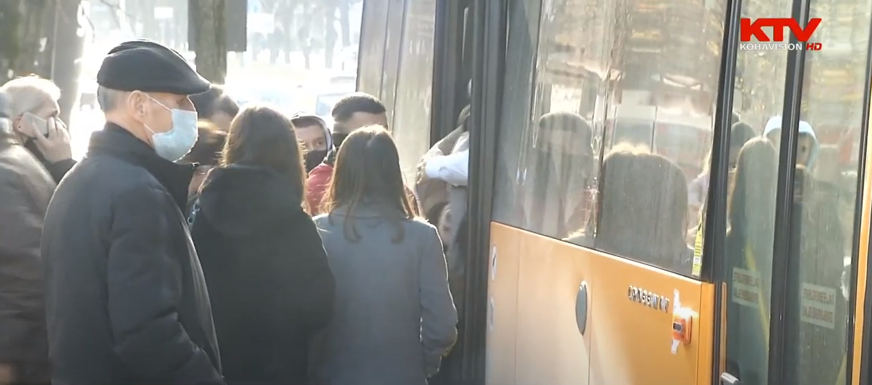 Qytetarët të pakënaqur me masat anti-COVID në trafikun urban