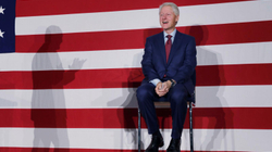 Clintoni në Tiranë në Ditën e Pavarësisë së SHBA-së
