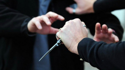Një person theret me thikë në Prishtinë “për qërim hesapesh të moçme”