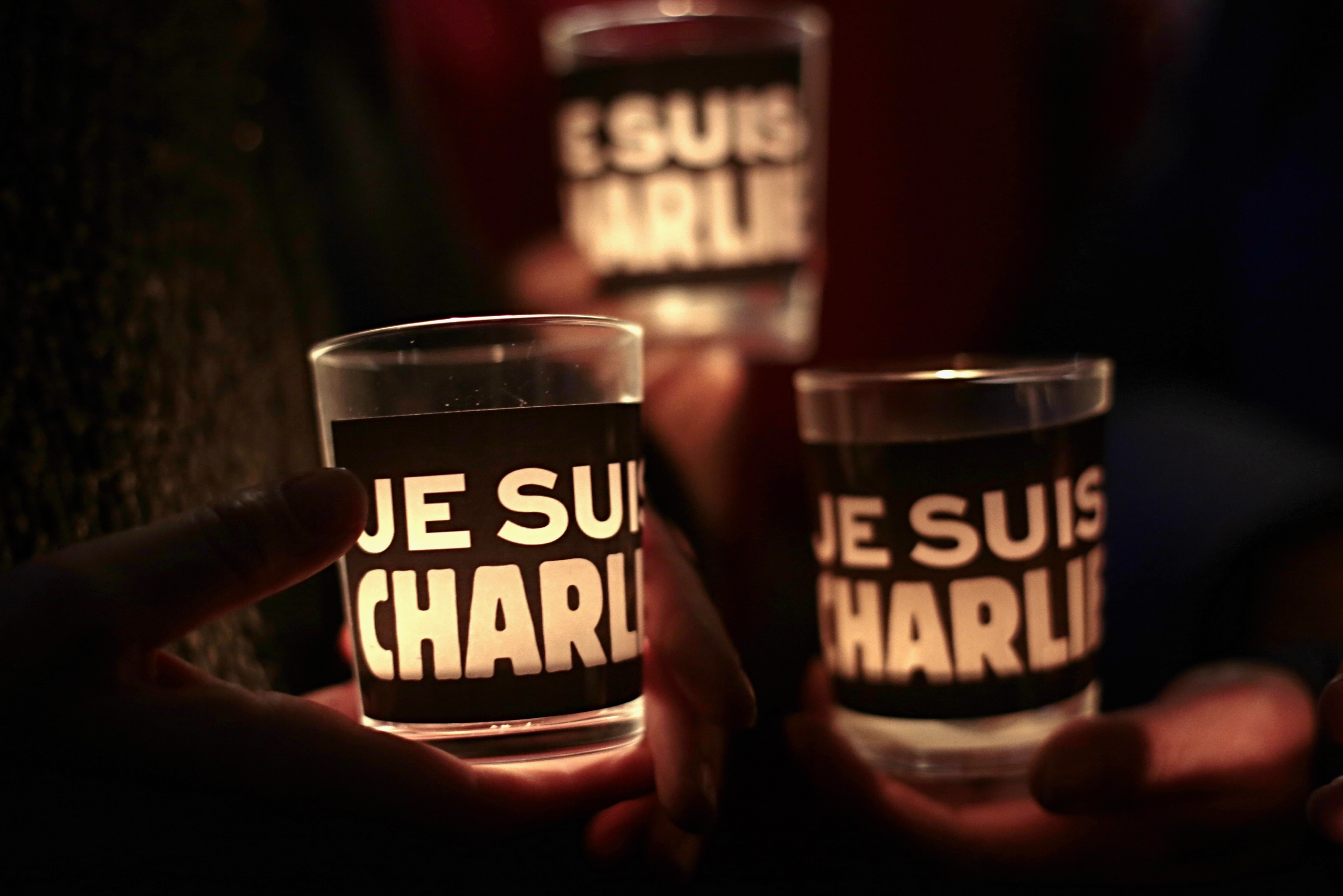 Gjykata franceze dënon 14 bashkëpunëtorë të sulmit në “Charlie Hebdo”
