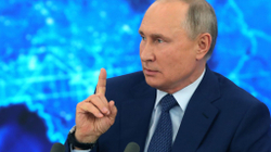 Putinit i hapet rruga edhe për dy mandate presidenciale