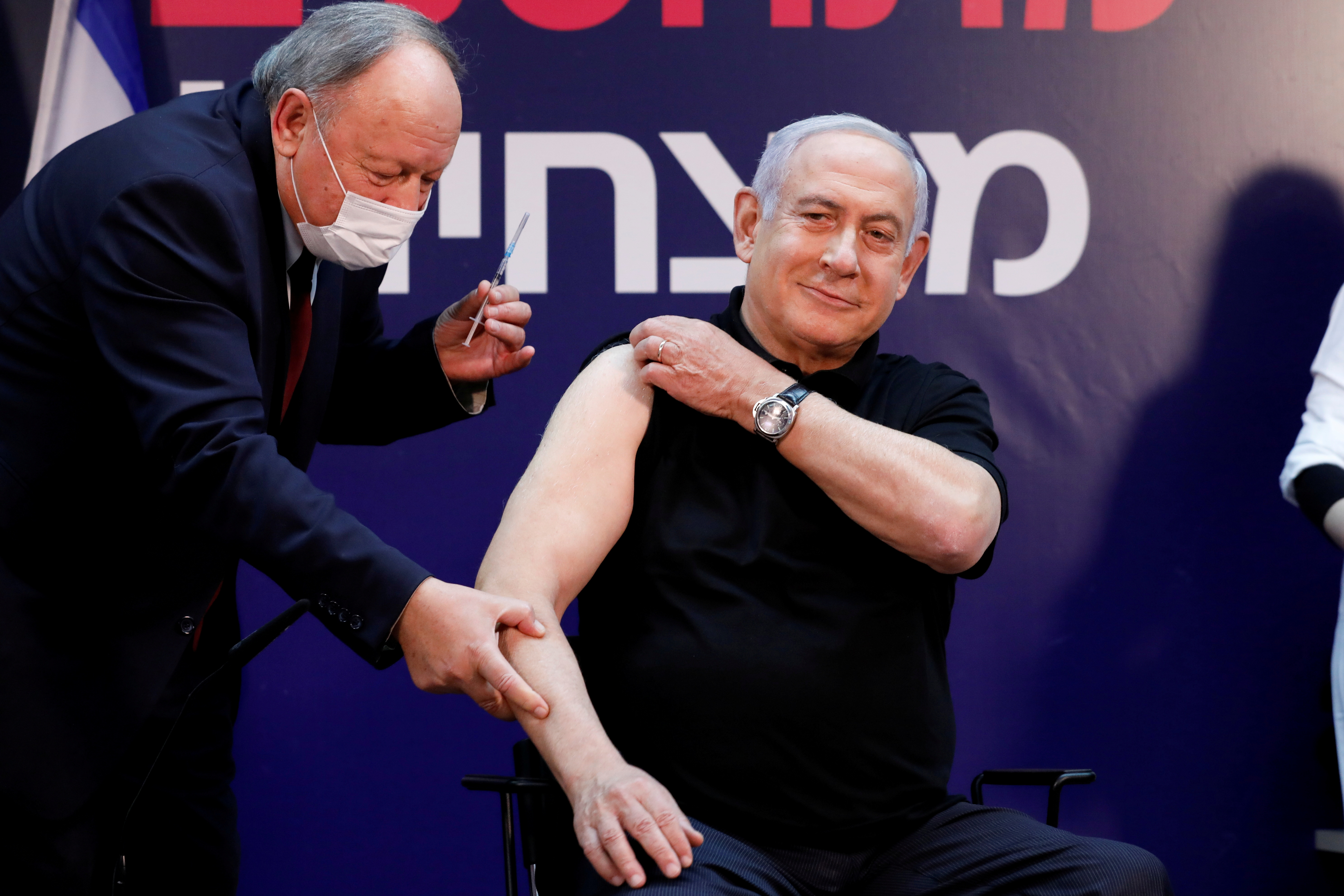 Kryeministri izraelit merr publikisht vaksinën anti-Covid
